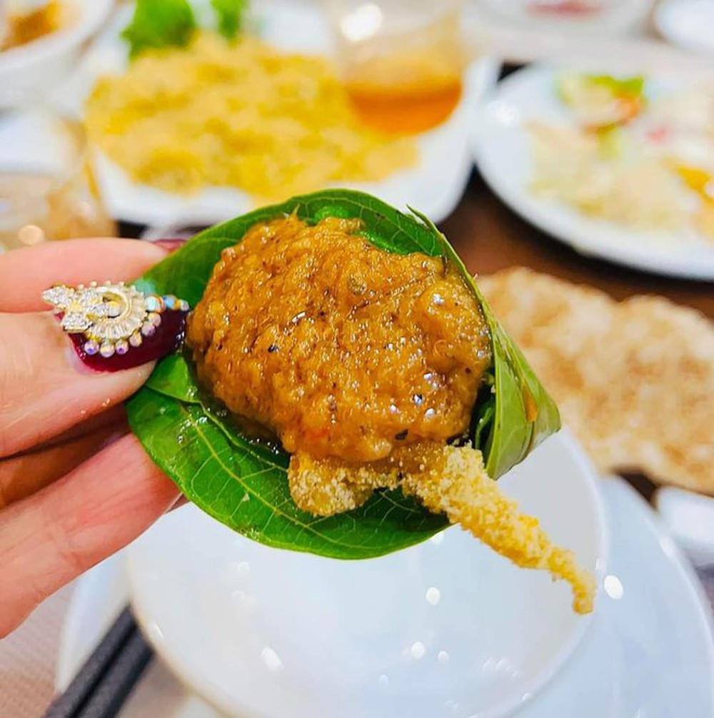Lội bùn lầy săn cá da trơn tiền triệu, “hút” khách ở xứ Thanh