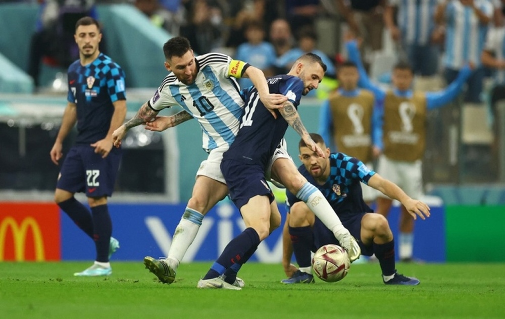 Sự nghiệp phi thường của Messi chỉ còn thiếu chức vô địch World Cup - Ảnh 2.