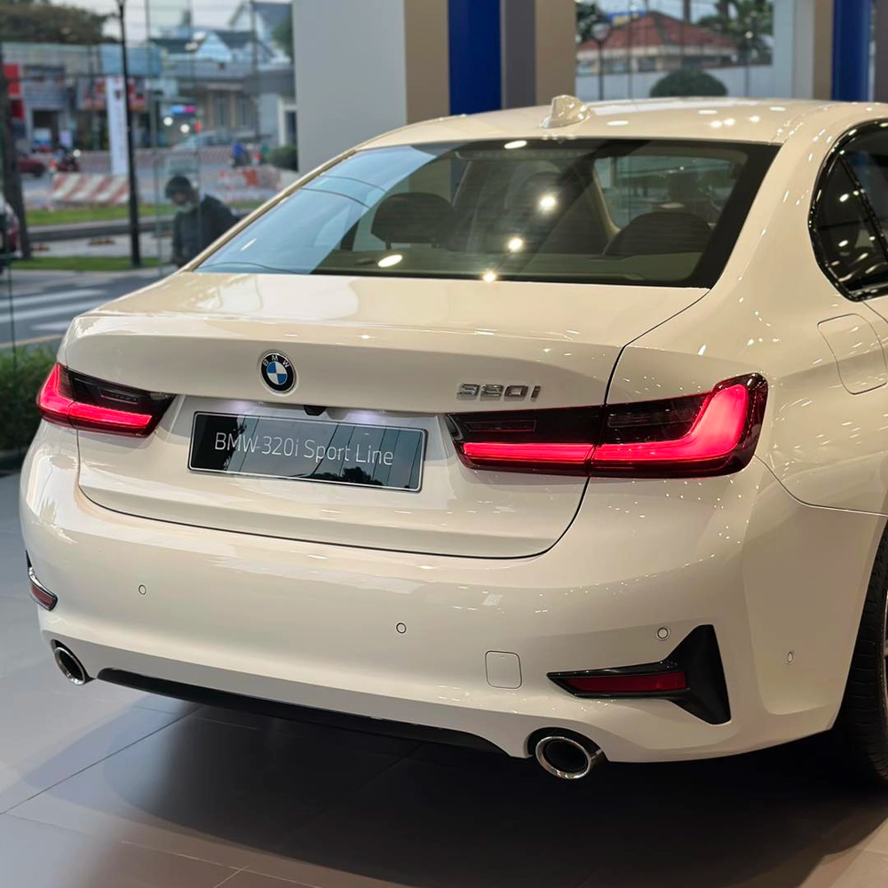 Ảnh chi tiết BMW 3 Series lắp ráp: Nâng cấp nhiều trang bị từ bản tiêu chuẩn, rẻ hơn xe nhập 815 triệu đồng - Ảnh 16.