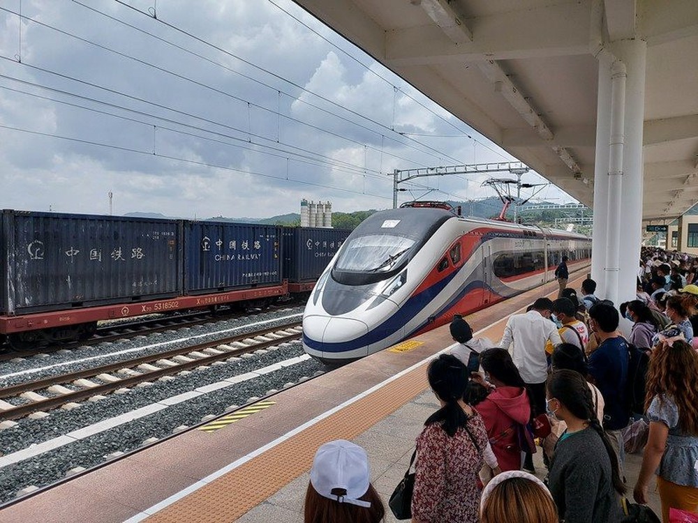 300 toa tàu hàng Made in China sắp đổ bộ vào Lào: Tuyến đường sắt Trung-Lào biến nhà ga Viêng Chăn thành cảng khô trên đất liền - Ảnh 3.