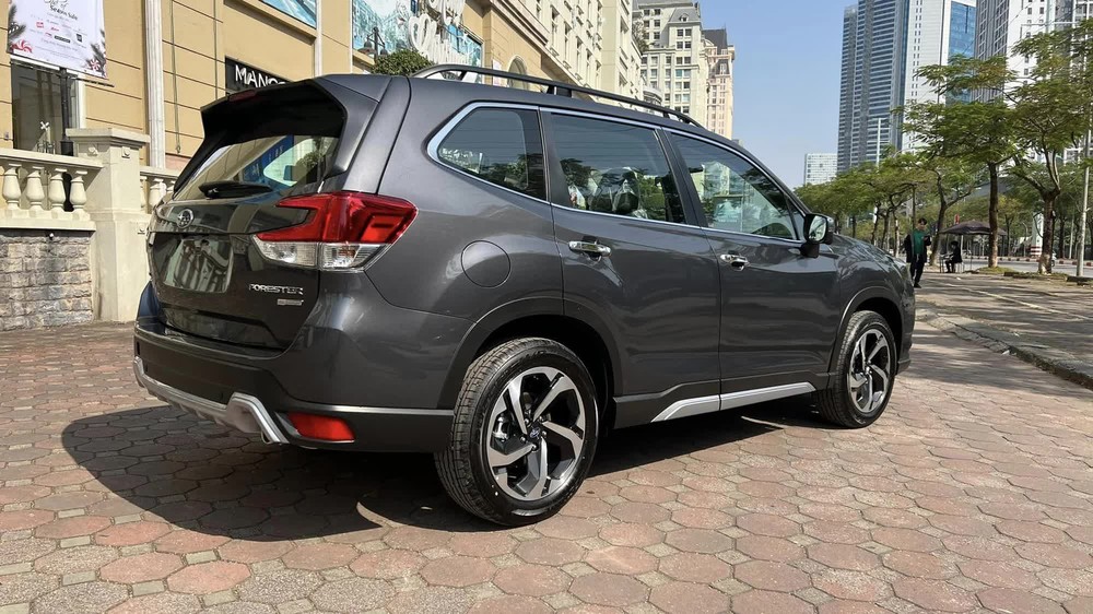 Subaru Forester 2023 ồ ạt về đại lý: Giá từ 969 triệu đồng, thêm công nghệ an toàn, đấu CX-5 và Tucson - Ảnh 4.