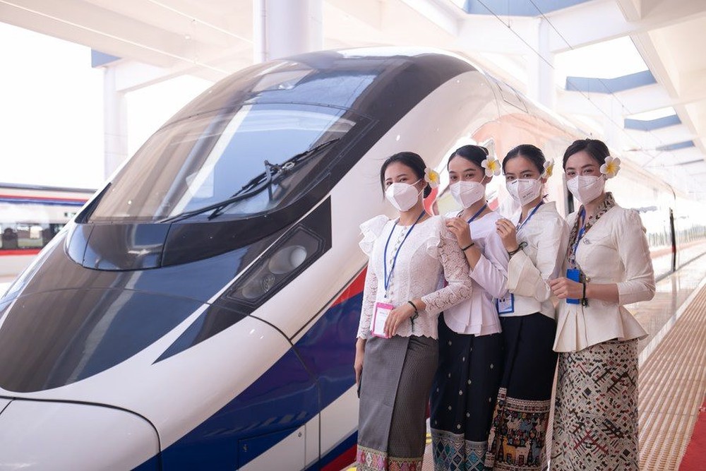 300 toa tàu hàng Made in China sắp đổ bộ vào Lào: Tuyến đường sắt Trung-Lào biến nhà ga Viêng Chăn thành cảng khô trên đất liền - Ảnh 1.