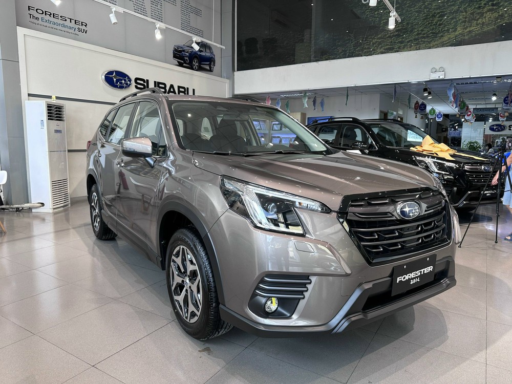 Subaru Forester 2023 ồ ạt về đại lý: Giá từ 969 triệu đồng, thêm công nghệ an toàn, đấu CX-5 và Tucson - Ảnh 1.