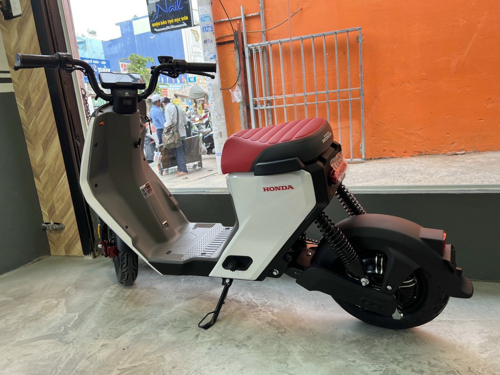 Xe máy điện Honda U-Be giá 29 triệu tại Việt Nam, tầm hoạt động 80km mỗi lần sạc - Ảnh 9.