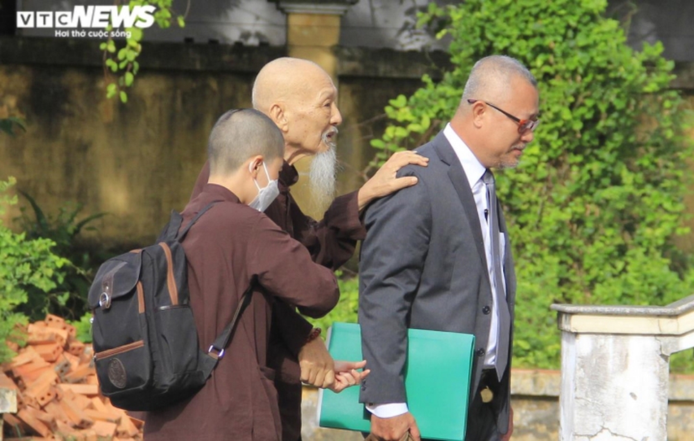 Thầy ông nội Lê Tùng Vân xin hoãn thi hành án tù - Ảnh 1.