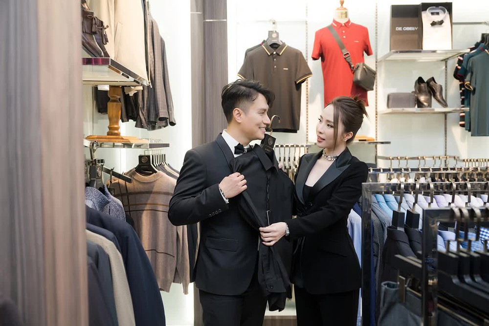 Nói không yêu nhưng Việt Anh - Quỳnh Nga tình bể tình tại sự kiện - Ảnh 2. Nói không yêu nhưng Việt Anh - Quỳnh Nga tình bể tình tại sự kiện - Ảnh 2.