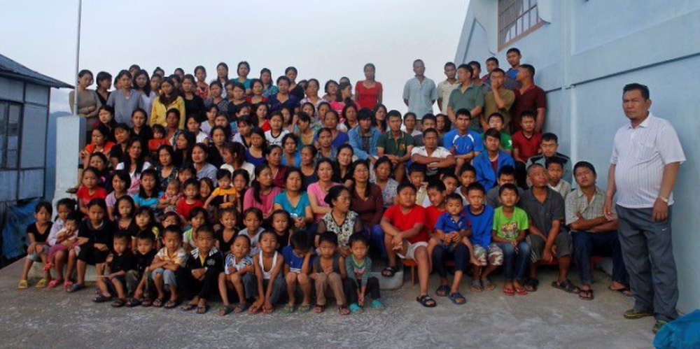 Ngỡ ngàng với gia đình đông nhất thế giới: 1 chồng, 39 vợ, 94 con - Ảnh 4.