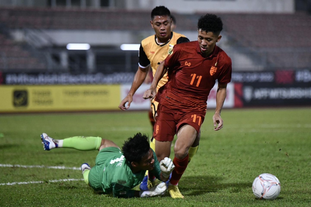 Trực tiếp Brunei 0-2 Thái Lan: Thủ môn Brunei thăng hoa - Ảnh 1.
