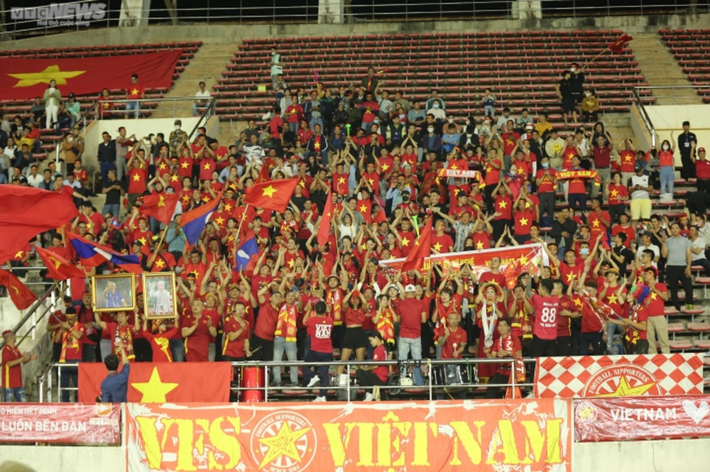 Trực tiếp bóng đá Lào vs Việt Nam: Quang Hải đá chính, Văn Quyết dự bị - Ảnh 2.