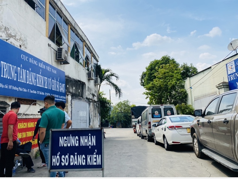 Nhiều trung tâm đăng kiểm ở TP HCM bất ngờ ngưng  hoạt động - Ảnh 8.