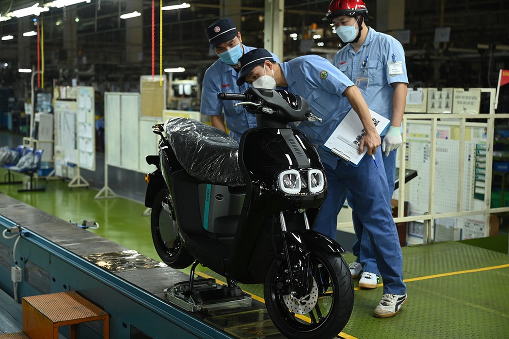 Yamaha chuẩn bị bán xe máy điện tại Việt Nam, tầm hoạt động 37km mỗi lần sạc - Ảnh 3.
