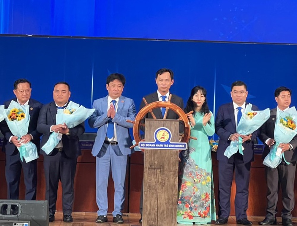 Con trai ông Huỳnh Uy Dũng được bầu làm Chủ tịch Hội Doanh nhân trẻ  Bình Dương - Ảnh 2.