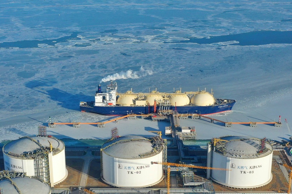 Các nhà máy lọc dầu Trung Quốc hái ra tiền nhờ dầu giá rẻ của Nga - Ảnh 1.
