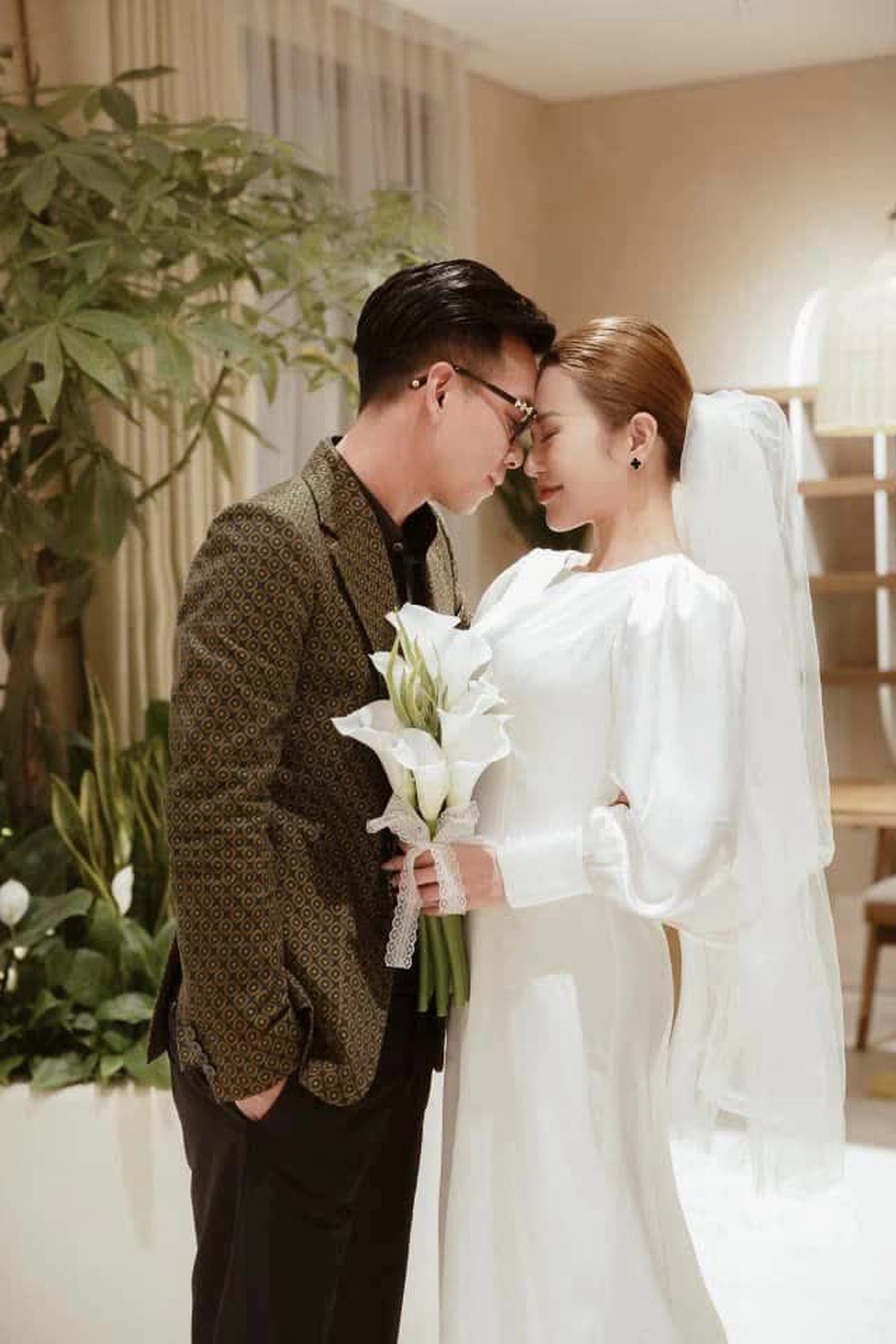 Cô vợ khí chất tiết lộ bí quyết độc lạ khiến chồng Giám đốc luôn cưng chiều