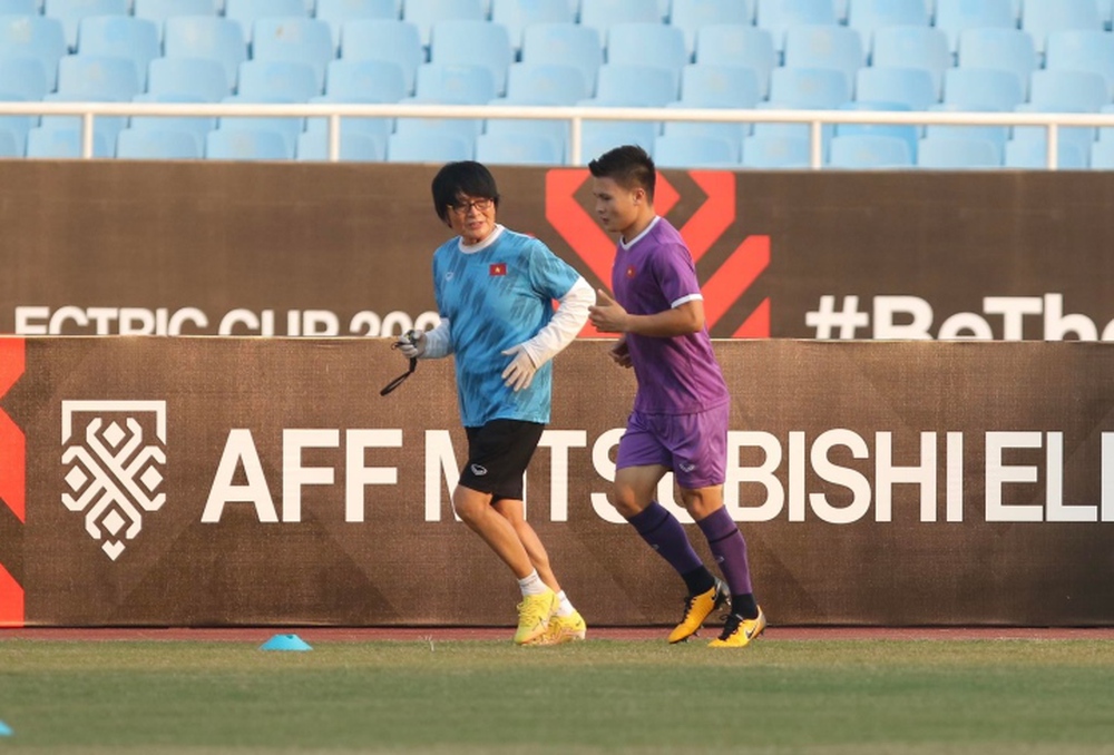 Tuyển Việt Nam đấu Malaysia: HLV Park Hang Seo băn khoăn với bài toán Quang Hải - Ảnh 2.