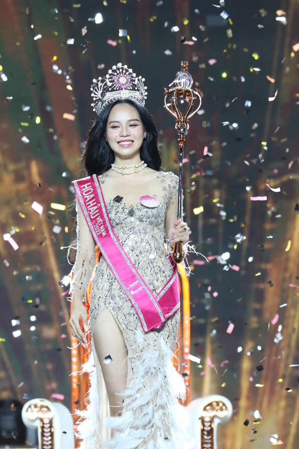 Tác giả bộ đầm dạ hội cho tân Hoa hậu Thanh Thủy bật mí ý nghĩa ẩn sâu trong thiết kế - Ảnh 3.