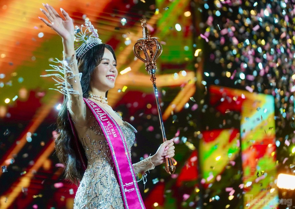 Câu chuyện về chiếc váy Hoa hậu Huỳnh Thị Thanh Thủy mặc khi đăng quang hoa hậu - Ảnh 12.