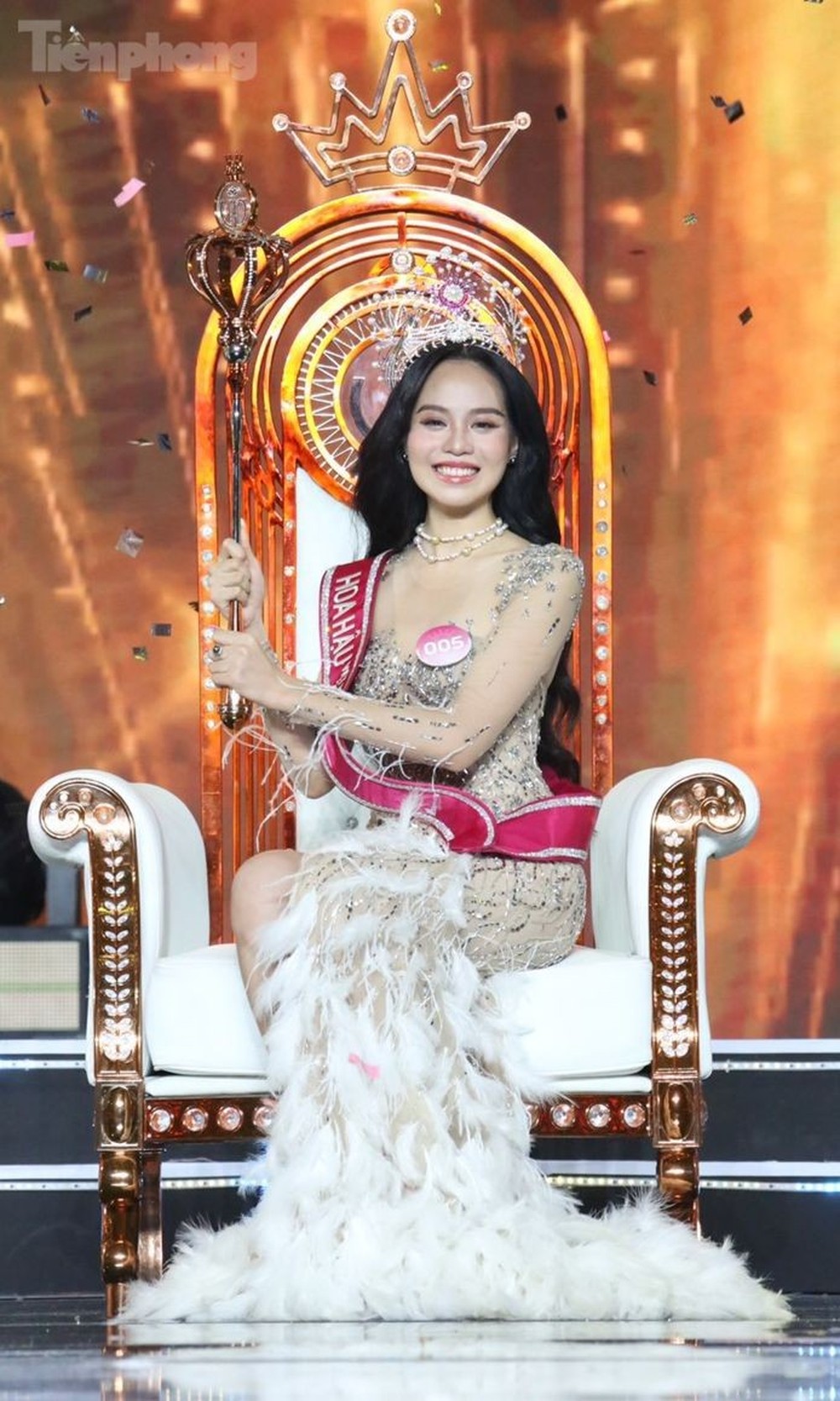 Câu chuyện về chiếc váy Hoa hậu Huỳnh Thị Thanh Thủy mặc khi đăng quang hoa hậu - Ảnh 11.