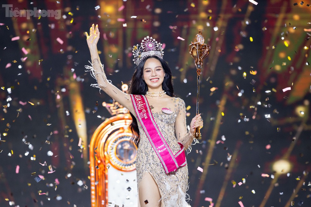 Câu chuyện về chiếc váy Hoa hậu Huỳnh Thị Thanh Thủy mặc khi đăng quang hoa hậu - Ảnh 7.