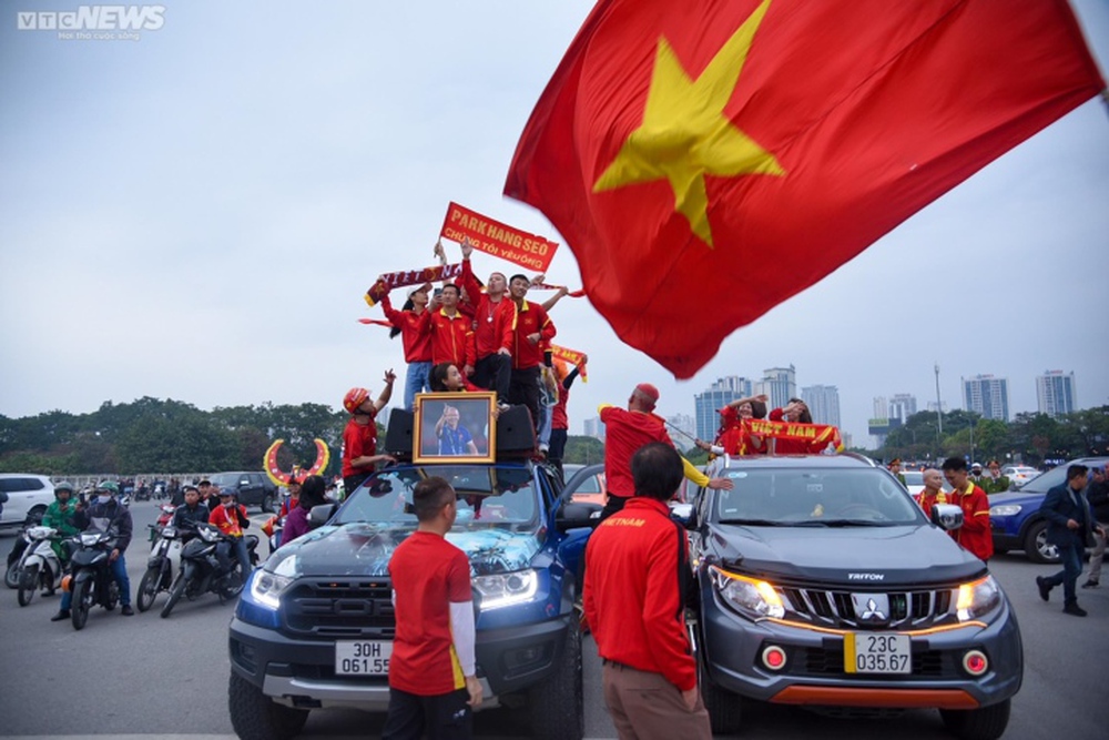 Trực tiếp bóng đá Việt Nam vs Malaysia: Văn Toàn đá chính thay Quang Hải - Ảnh 2.
