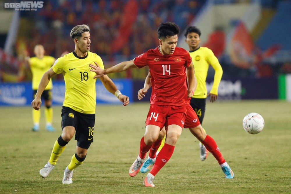 Trực tiếp bóng đá Việt Nam 0-0 Malaysia: Thắng để chiếm ngôi đầu - Ảnh 1.