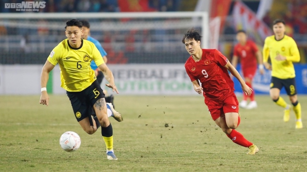 Trực tiếp bóng đá Việt Nam 0-0 Malaysia: Thắng để chiếm ngôi đầu - Ảnh 1.