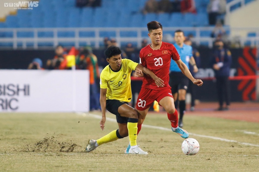 Trực tiếp bóng đá Việt Nam 0-0 Malaysia: Thắng để chiếm ngôi đầu - Ảnh 1.