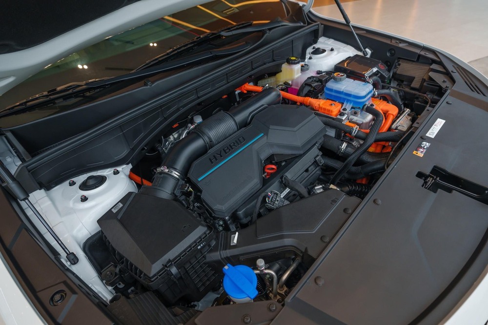 Kia Sorento hybrid ồ ạt về đại lý: Giá từ 1,4 tỷ đồng, bản cắm sạc đắt hơn nửa tỷ so với máy xăng - Ảnh 3.