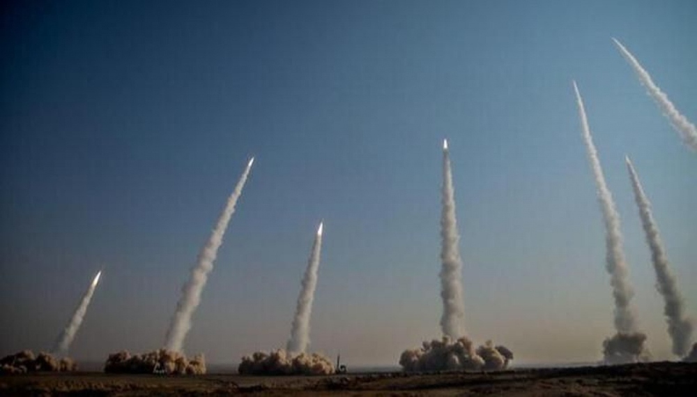 Iran tuyên bố sẽ san bằng Tel Aviv nếu bị Israel tấn công - Ảnh 1.