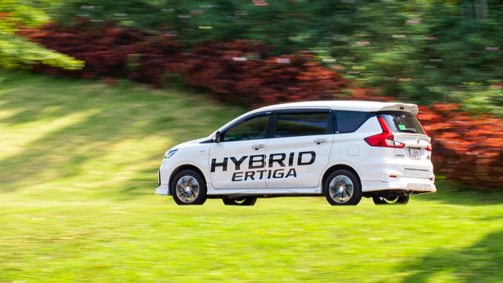 Suzuki Ertiga hybrid giảm giá còn 495 triệu: Rẻ và ăn ít xăng nhất phân khúc, cố cạnh tranh Xpander - Ảnh 2.