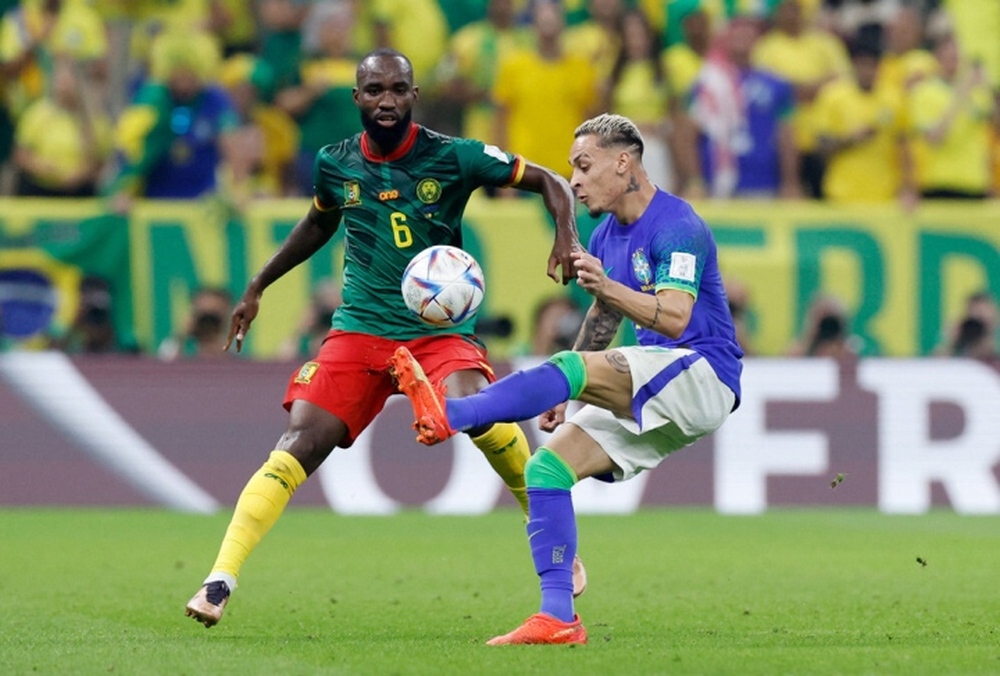 Thua sốc Cameroon phút bù giờ, Brazil suýt mất ngôi đầu bảng - Ảnh 2.