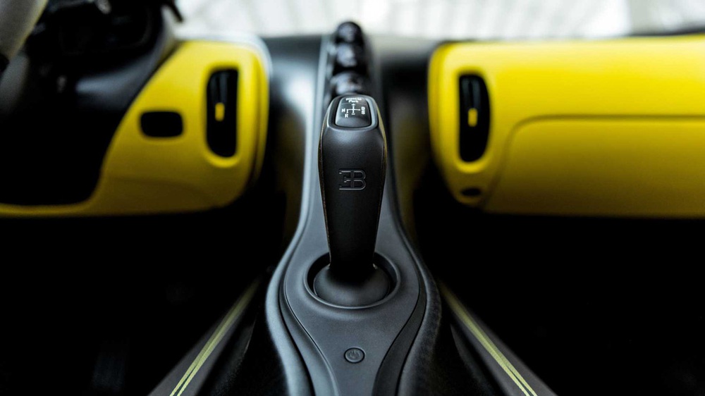 Bugatti chiều giới siêu giàu Trung Đông: 2024 giao xe nhưng nay đã trưng bày cho ngắm - Ảnh 13.