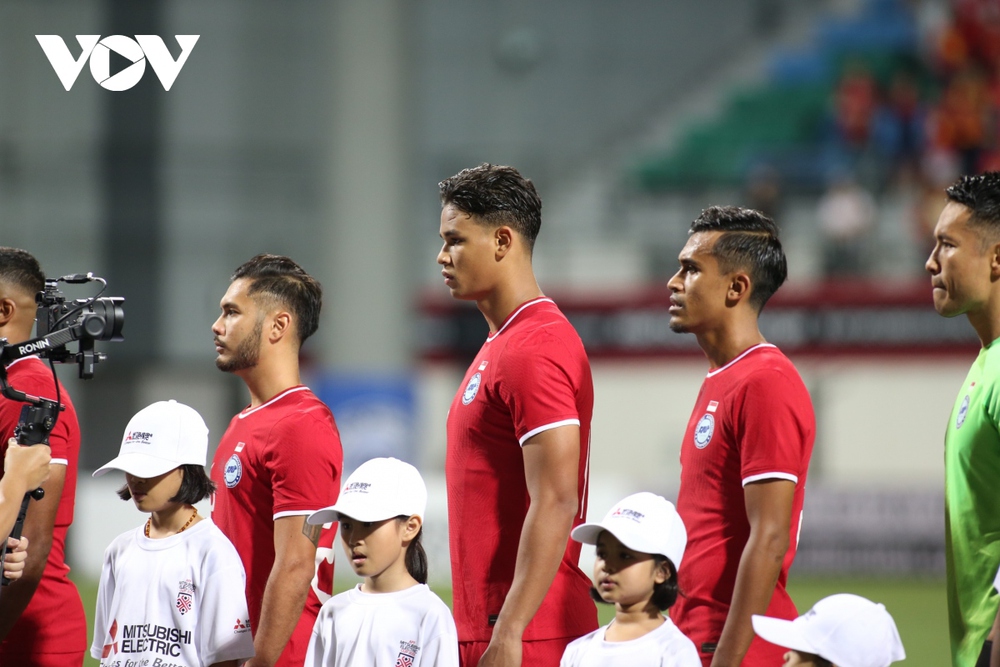 Trực tiếp Singapore 0 - 0 ĐT Việt Nam: Đôi công rực lửa, chờ bàn thắng tới - Ảnh 3.