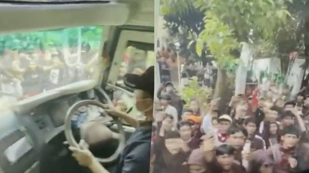 HLV Polking thất vọng khi ĐT Thái Lan bị CĐV Indonesia đập phá xe buýt - Ảnh 1.