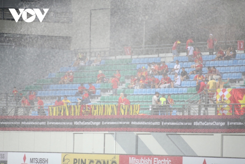 Trực tiếp Singapore 0 - 0 ĐT Việt Nam: HLV Park Hang Seo xoay tua - Ảnh 4.