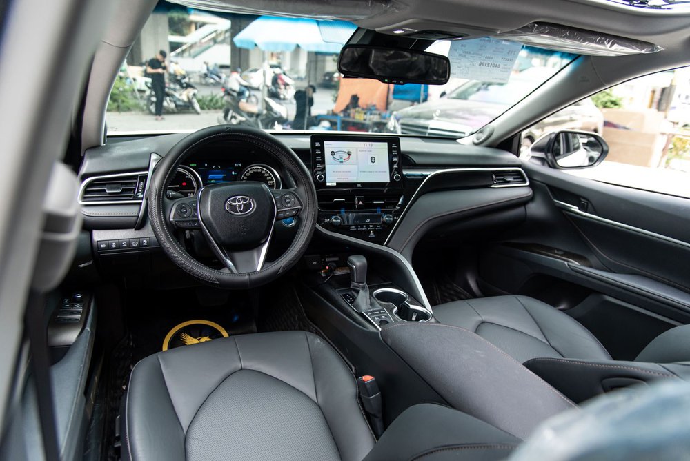 Toyota Camry biển tứ quý 8 giảm giá 400 triệu sau 1 tháng: Giá mới vẫn ngang Lexus ES đập hộp - Ảnh 7.