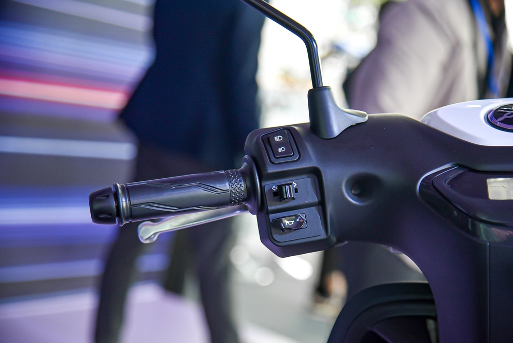 Yamaha Neos ra mắt Việt Nam: Giá 50 triệu đồng, có thể đi tối đa 144 km, cạnh tranh VinFast Vento S - Ảnh 15.