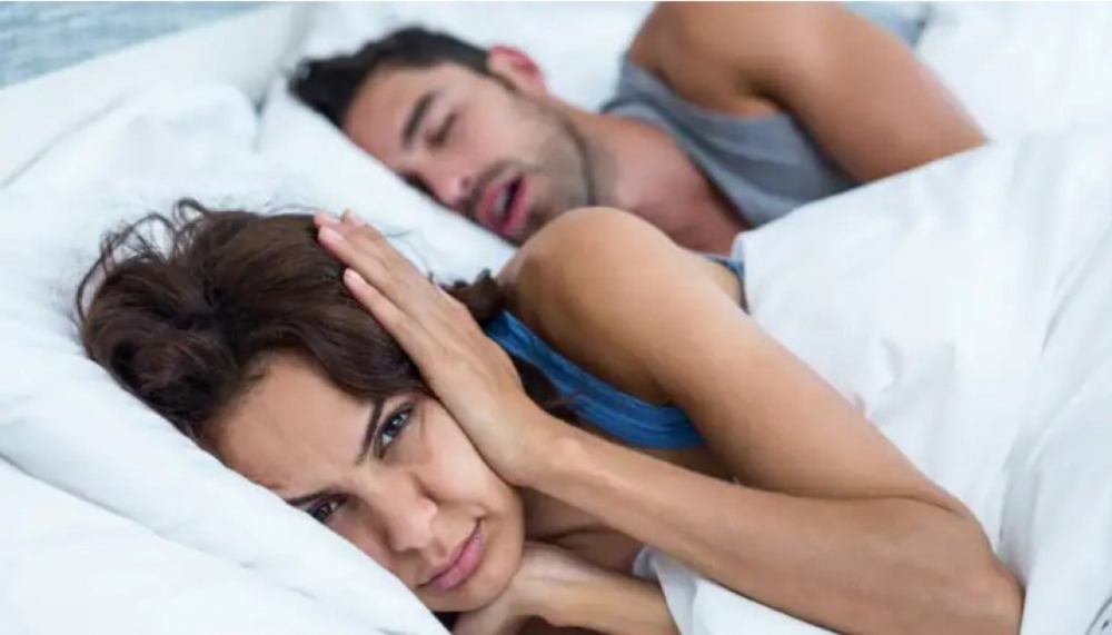Phương pháp đơn giản giúp bạn chấm dứt chứng ngủ ngáy - Ảnh 1.