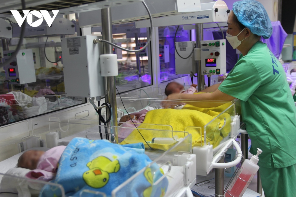 Hành trình kỳ tích chăm những em bé sinh non chỉ từ 400-500gram - Ảnh 2.