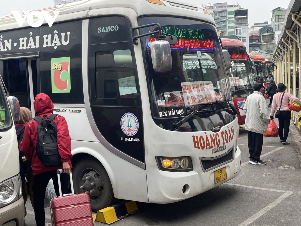 Ngày đầu nghỉ Tết Dương lịch: Cửa ngõ Hà Nội, bến xe thông thoáng lạ thường - Ảnh 7.