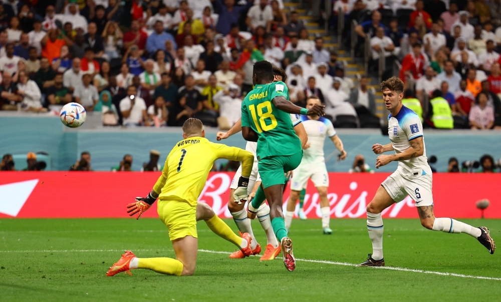 Trực tiếp Anh 0 - 0 Senegal: Đôi công quyết liệt, pressing tầm cao nghẹt thở - Ảnh 1.