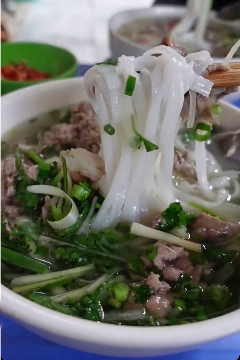 Những quán phở có giá chỉ 25.000 đồng, ngay trung tâm Hà Nội nhưng lại rất ít người biết đến