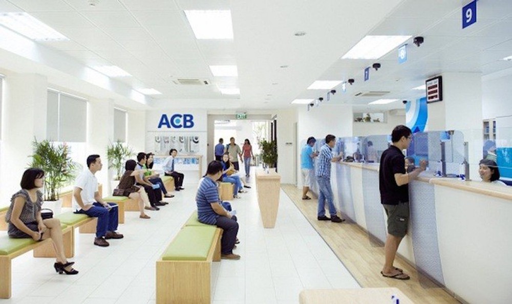 Động thái lạ của một số ngân hàng trong lúc lãi suất huy động tăng cao