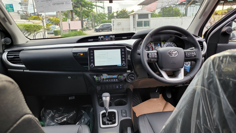 Đạt tiêu chuẩn khí thải, Toyota Hilux trở lại Việt Nam, nhưng giá cao hơn cả Ford Ranger? - Ảnh 2.