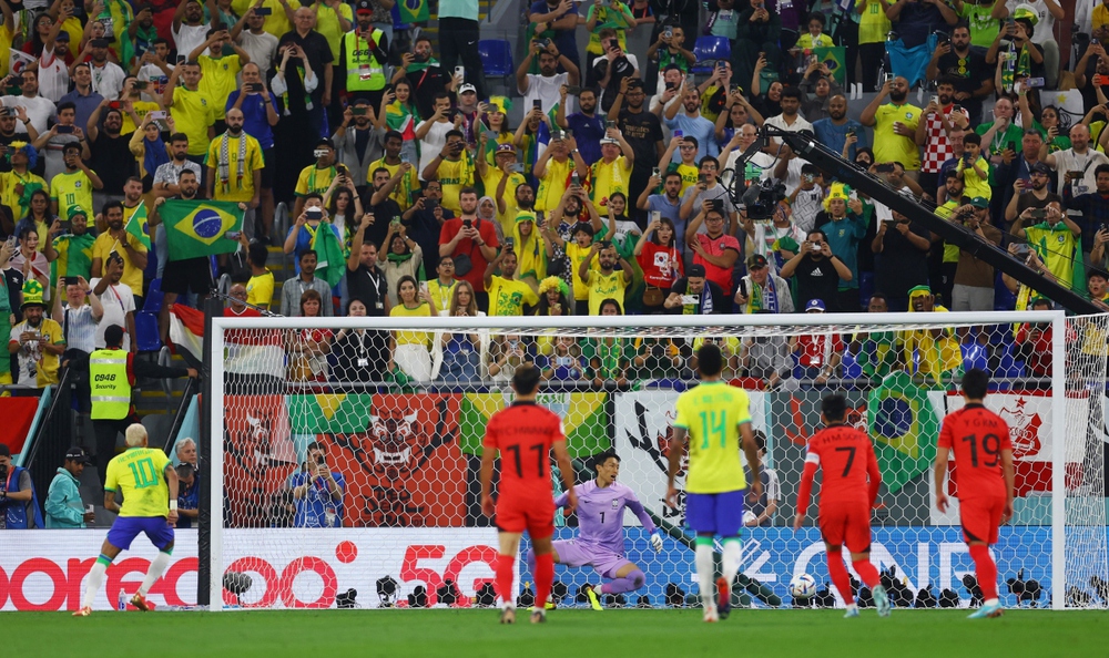 TRỰC TIẾP Brazil 2 - 0 Hàn Quốc: Neymar nhân đôi cách biệt trên chấm phạt đền - Ảnh 3.