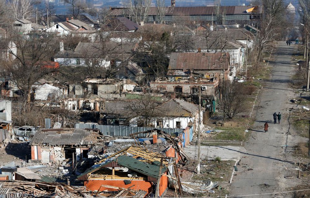 Ảnh vệ tinh phản ánh mức độ tàn phá khủng khiếp tại thành phố cảng Mariupol ở Ukraine - Ảnh 1.