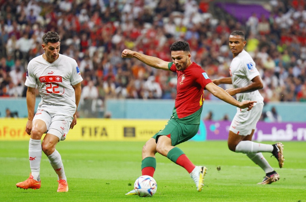 Sao trẻ thay Ronaldo lập hattrick, Bồ Đào Nha thắng đậm Thụy Sỹ - Ảnh 1.