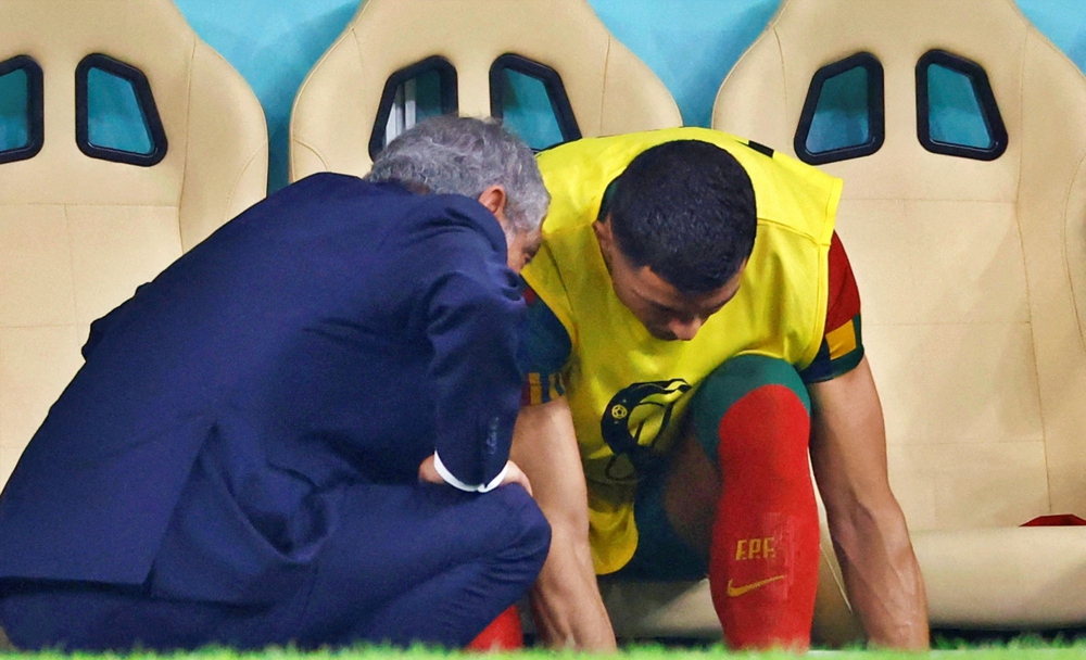 HLV Santos bất ngờ nói về mối quan hệ với Ronaldo - Ảnh 1.