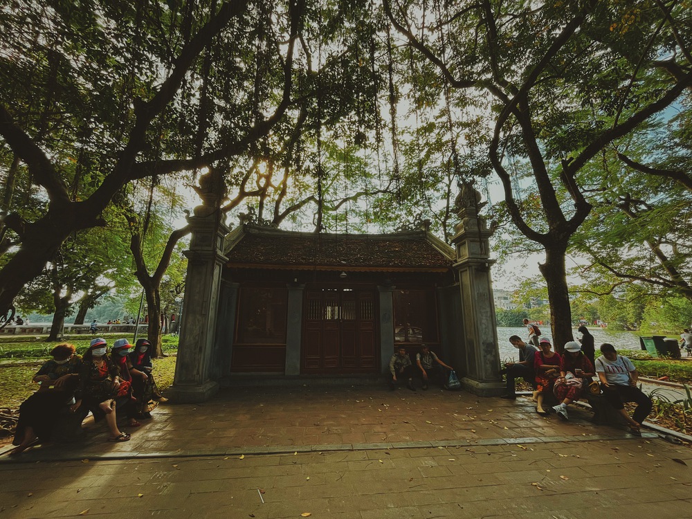 Một ngôi đền nằm ở vị trí đắc địa giữa trung tâm Hà Nội, ngay trong phố đi bộ hồ Gươm nhưng bạn có nhận ra? - Ảnh 21.