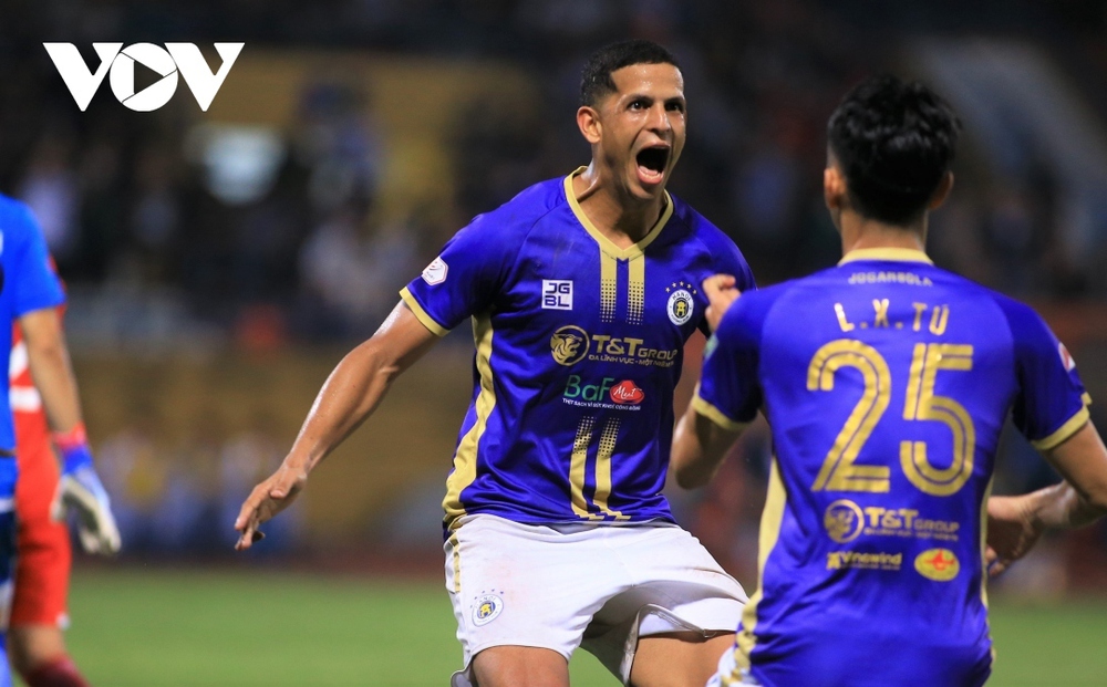 Hà Nội FC tìm ngoại binh “khủng” để bước ra AFC Champions League